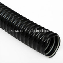 Гибкий шланг из ПВХ черного цвета со стальной спиралью